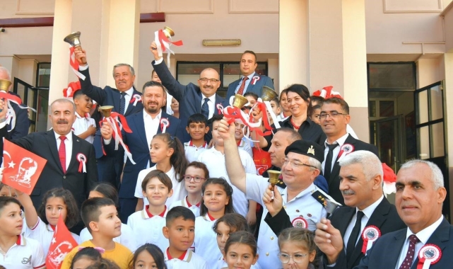 Balıkesir'de yeni Eğitim ve Öğretim yılı törenle başladı