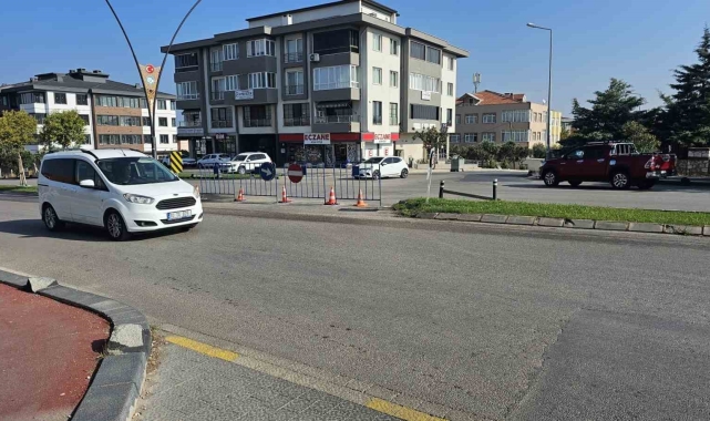Bandırma'da yol kapandı, işler karıştı