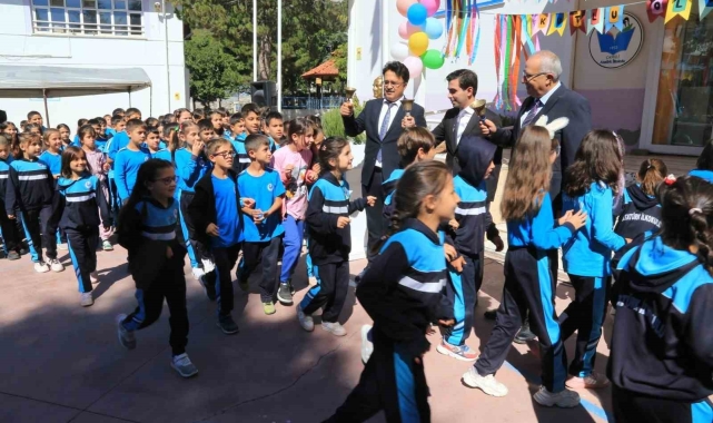 Başkan Arslan, Çamelili öğrencilerin yeni yıl coşkusuna ortak oldu