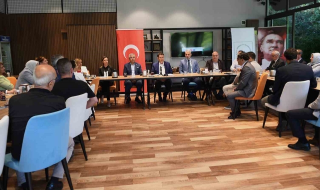 Başkan Aydın muhtarları dinliyor, sıkıntıları bir bir çözüyor