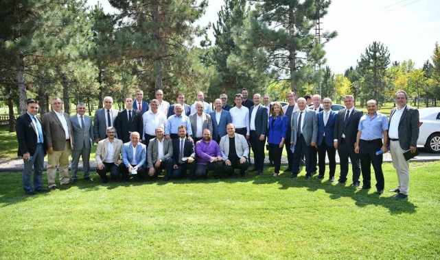 Başkan Büyükkılıç'tan kurmayları ile Yatırım Değerlendirme ve Koordinasyon Toplantısı