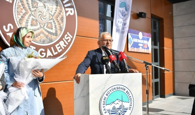 Başkan Büyükkılıç'tan Yeşilçam'ın 'Efsane' Afişleri Sergisi'ne davet