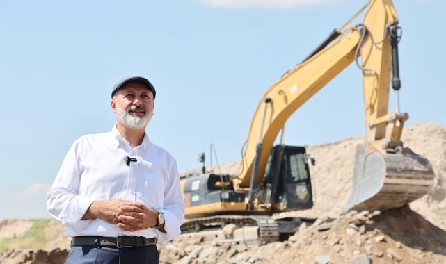 Başkan Çolakbayrakdar: "Kayseri'mize, bulvarları birbirine bağlayan yeni bir yol kazandırıyoruz"