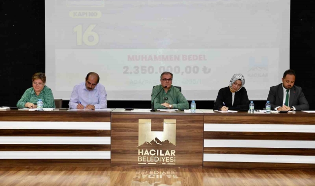 Başkan Özdoğan, "Esnafımıza modern mekanlar sunduk"