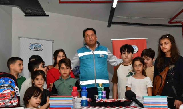 Başkan Özer'den eğitime katkı: 25 bin 600 çocuğa kırtasiye desteği
