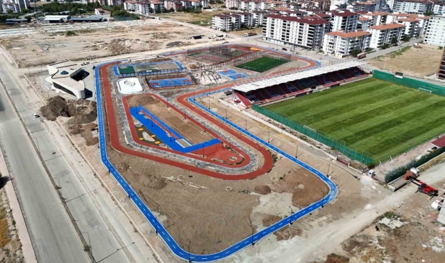 Başkan Şerifoğulları, "Vatandaşlarımızın yüzünü, spor yatırımlarımızla da güldürmeye devam edeceğiz"