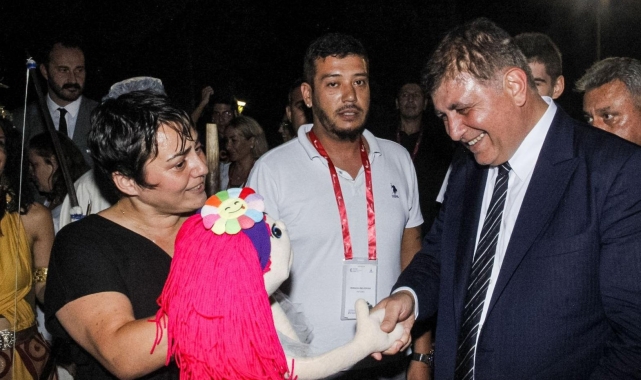 Başkan Tugay: "İzmir'in daha mutlu bir kent olması için üzerimize düşeni yapacağız"