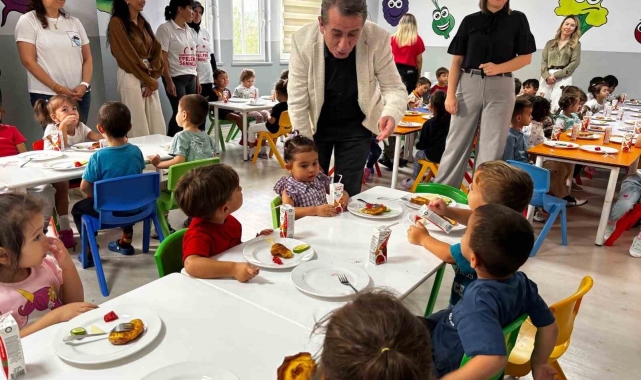Başkan Yetişkin Efeler'in minikleriyle buluştu