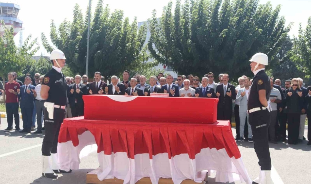 Batı Şeria'da İsrailli askerlerin öldürdüğü Ayşenur için İzmir'de tören