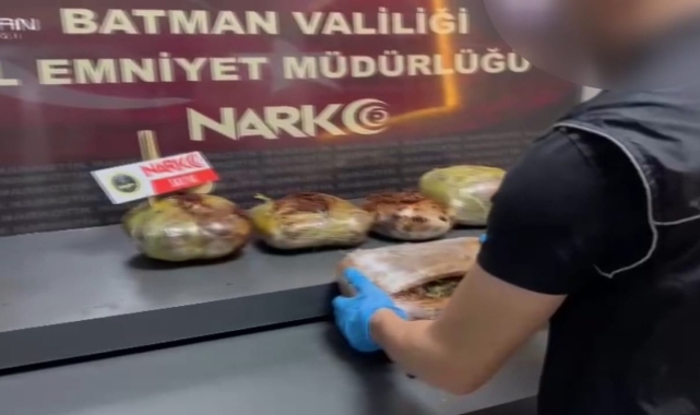 Batman'da 'dur' ihtarına uymayarak kaçan araçta uyuşturucu ele geçirildi
