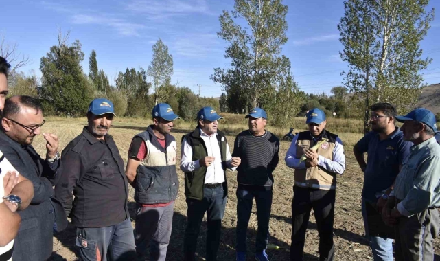 Bayburt çiftçisi tarlada bilgilendirildi