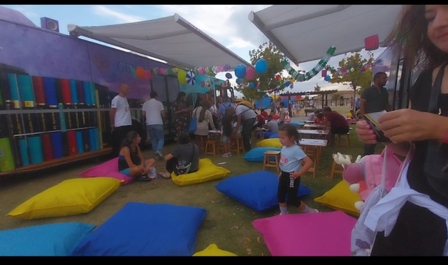 Bilecik Gezici Kütüphane Otobüsü Çanakkale'de yerini aldı