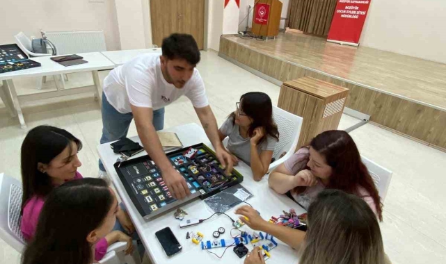 Bilecik'te çocuklara robotik kodlama ve yapay zeka eğitimi veriliyor