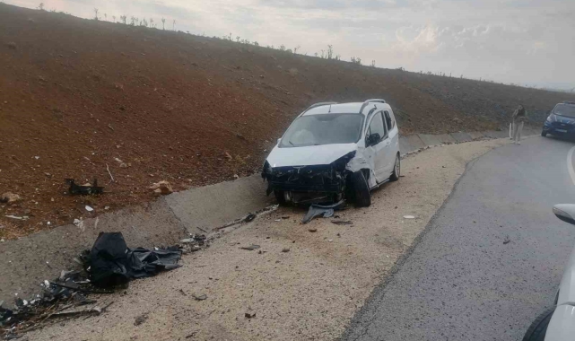 Bilecik'te otomobil ve hafif ticari araç çarpıştı: 2 yaralı