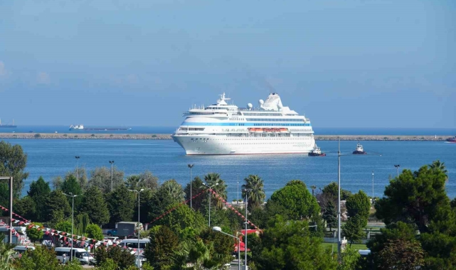Bin 100 Rus turist kruvaziyerle Samsun'a geldi