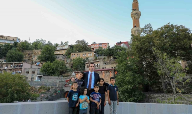 Bitlis Valisi Ahmet Karaya şehit ve gazi ailelerini ziyaret etti