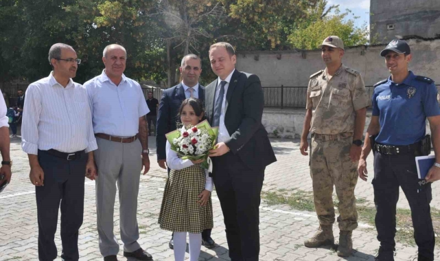 Bulanık'ta ilk ders zili çaldı