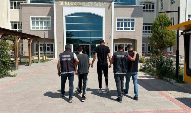Burdur'da ormanlık alanda üzerlerinde uyuşturucu madde ile yakalanan 2 kişi tutuklandı