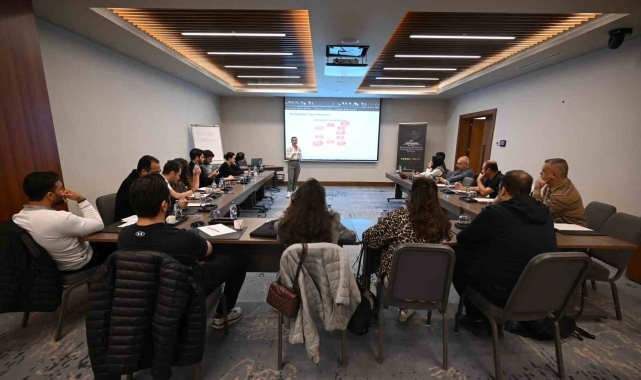 Bursa Business School'da eğitimler devam ediyor