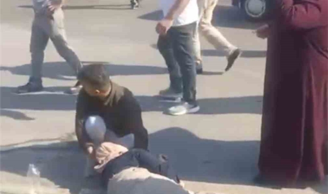 Bursa'da feci kaza: Bebeğiyle kaldırımda yürüyen anneye tır çarptı