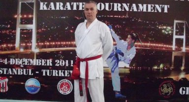 Bursalı gazeteci Enver Akasoy, Türkiye Karate Federasyonu yönetiminden istifa etti