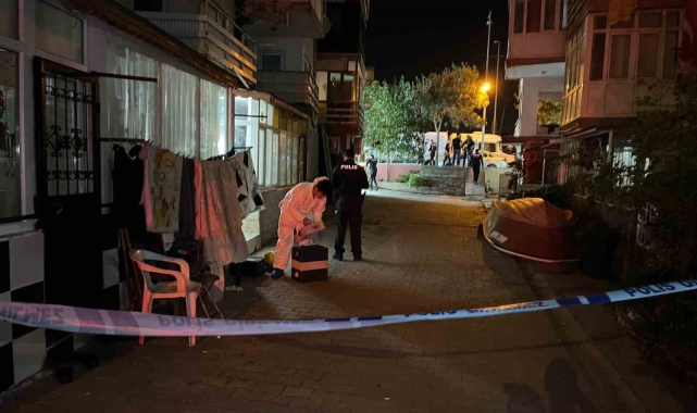 Büyükçekmece'de operasyonda yakalanacağını anlayan şüpheli kendini vurdu