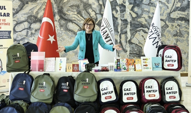 Büyükşehir, 1'inci sınıf öğrencileri için kırtasiye desteğini sürdürüyor