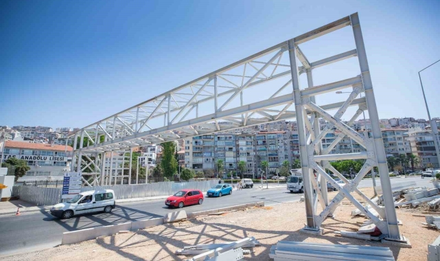 Büyükşehir'den Konak ve Bornova'ya iki üst geçit