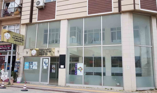 Çalıştığı Milli Eğitim Müdürlüğü'nden hırsızlık yaptı