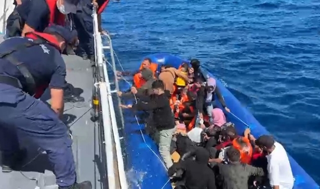 Çanakkale'de 34 kaçak göçmen kurtarıldı