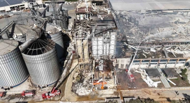 Cephanelik gibi patlayan fabrikada soğutma çalışmaları devam ediyor