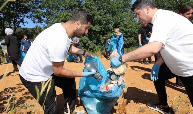 Çevreseverler, temiz bir çevre ve sağlıklı bir gelecek için Ataşehir'de buluşuyor