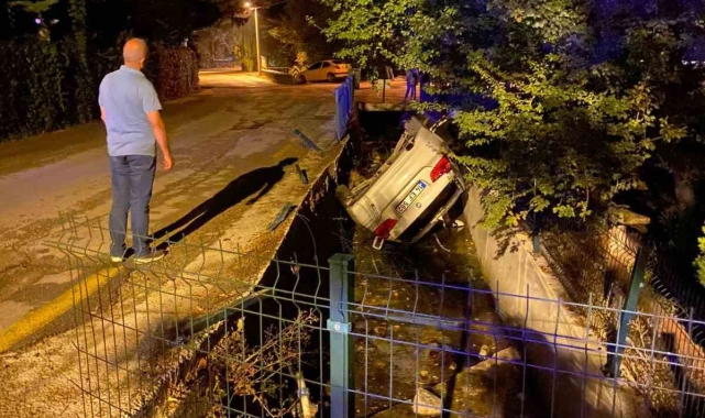 Cip, su kanalında tepetaklak oldu: Burunları bile kanamadı