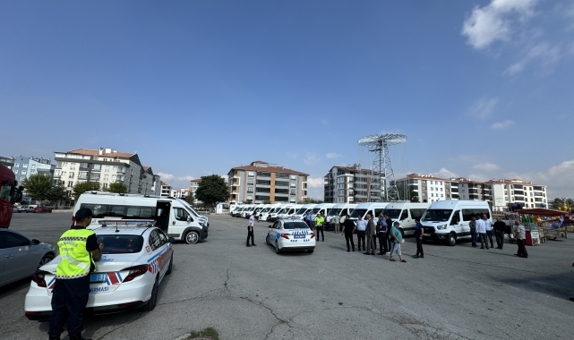 Çorum'da polis ve jandarmadan ortak "okul servisi" denetimi