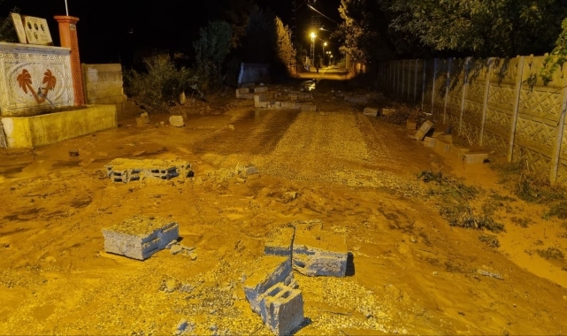 Çorum'un Alaca ilçesinde sağanak etkili oldu