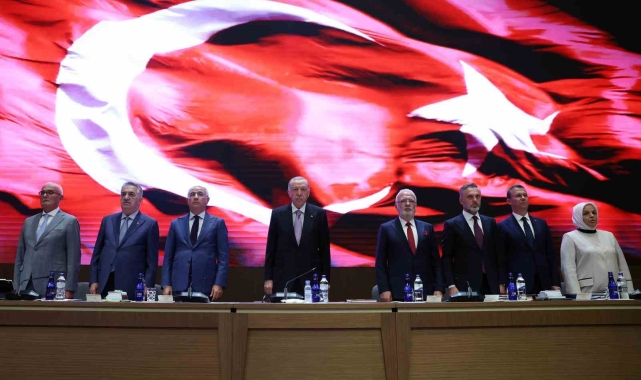 Cumhurbaşkanı Erdoğan: "CHP lideri Özel'in millete bir özür borcu olduğuna inanıyoruz"