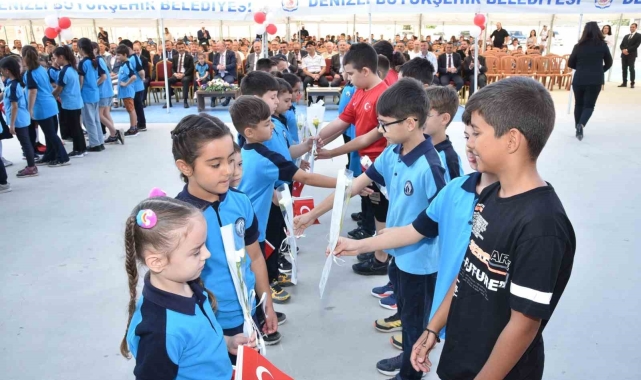 Denizli'de 200 bin 436 öğrenci ders başı yaptı
