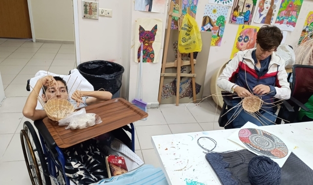 Devrek'te çocukların yaptığı el emeği ürünler satışa sunuluyor
