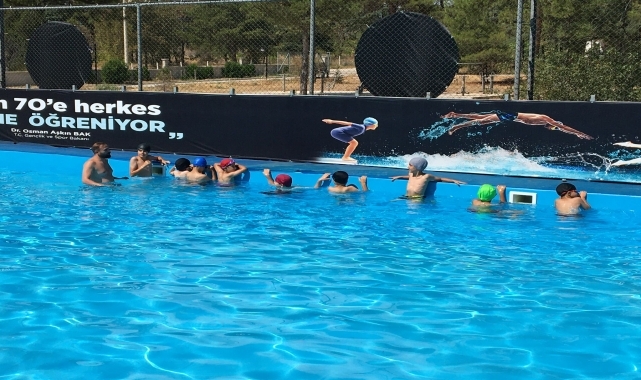 Dodurga'da yarı olimpik yüzme havuzu hizmet vermeye başladı