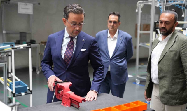 DSO heyeti, Denizli Model Fabrika için İzmir'de önemli temaslarda bulundu