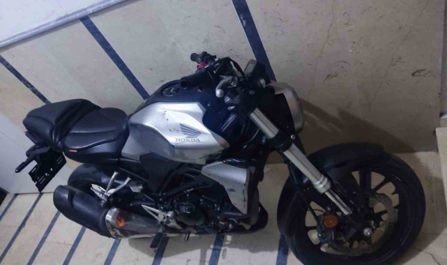 "Dur" ihtarına uymayan motosikletli ile polis arasına kovalamaca yaşandı