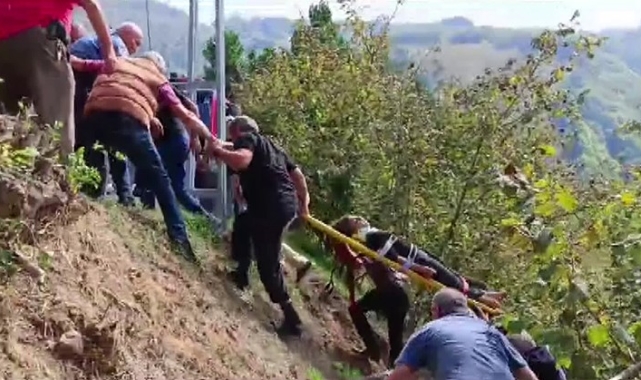 Düzce'de minibüs uçuruma yuvarlandı: Çok sayıda yaralı var