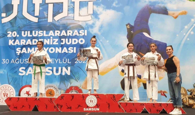 Düzceli judocular 15 madalya ile döndü
