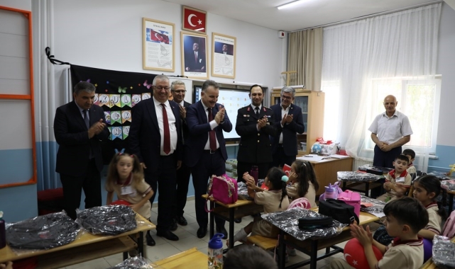 Edremit'te 24 bin 950 öğrenci, yeni öğretim yılına "merhaba" dedi