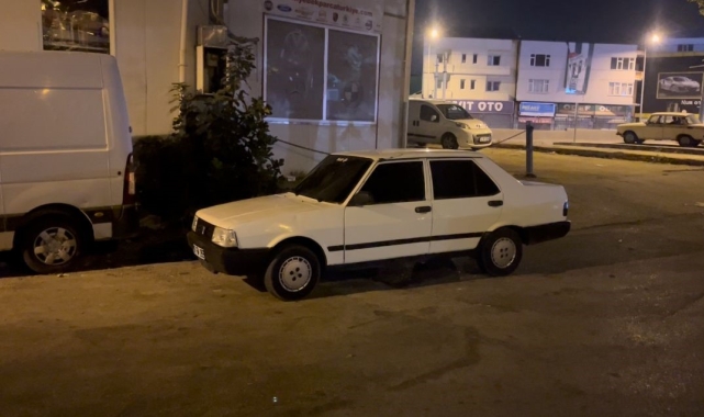 Ehliyetini vermemek için direndi, 'Eşimle telefonda görüşüyorum' dedi