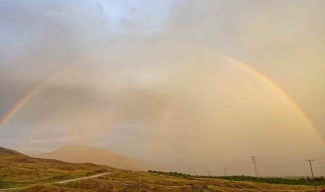 Elazığ'da gökkuşağı mest etti
