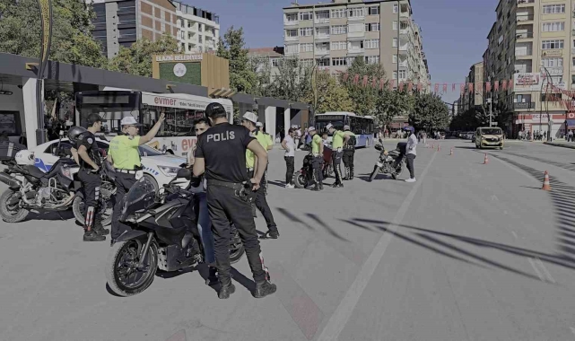 Elazığ'da motosikletlilere sıkı denetim