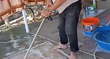 Elazığlı vatandaş ot biçme makinesini halı yıkama makinesine çevirdi