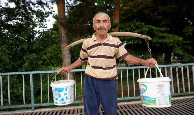 Emekli öğretmen diktiği 4 bin fidanla köyünü yeşillendirdi