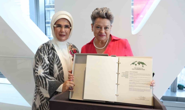 Emine Erdoğan'dan Küresel Sıfır Atık İyi Niyet Beyanı'na ilişkin paylaşım: "Değerli lider eşlerinin, ortak geleceğimiz için gösterdikleri bu duyarlılığın yalnızca bugünü değil, yarınlarımızı da kurtaracağına yürekten inanıyorum"